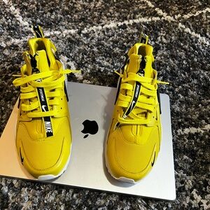 Air huarache, tennis shoes